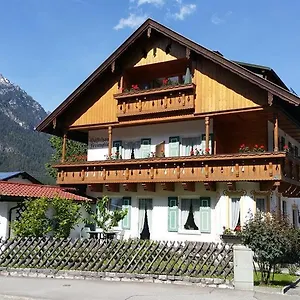 Gaestehaus Ferienglueck Grainau